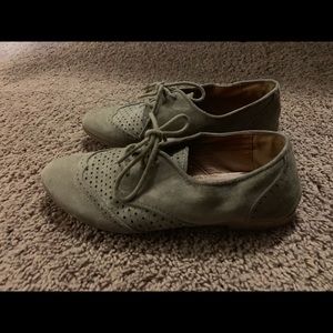 Tan Laced-Up Loafers